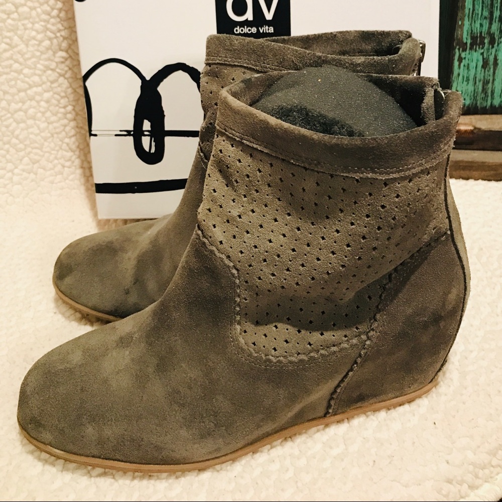 Dolce Vita krynn suede wedge